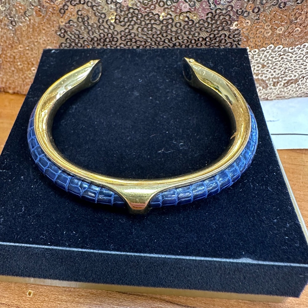 Hermes women’s Gold and Blue leather Bracelet- GORGEOUS! EXCELLENT CONDITION! - Picture 4 of 16